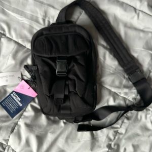 NWT Vera Bradley Utility Sling Backpack Black